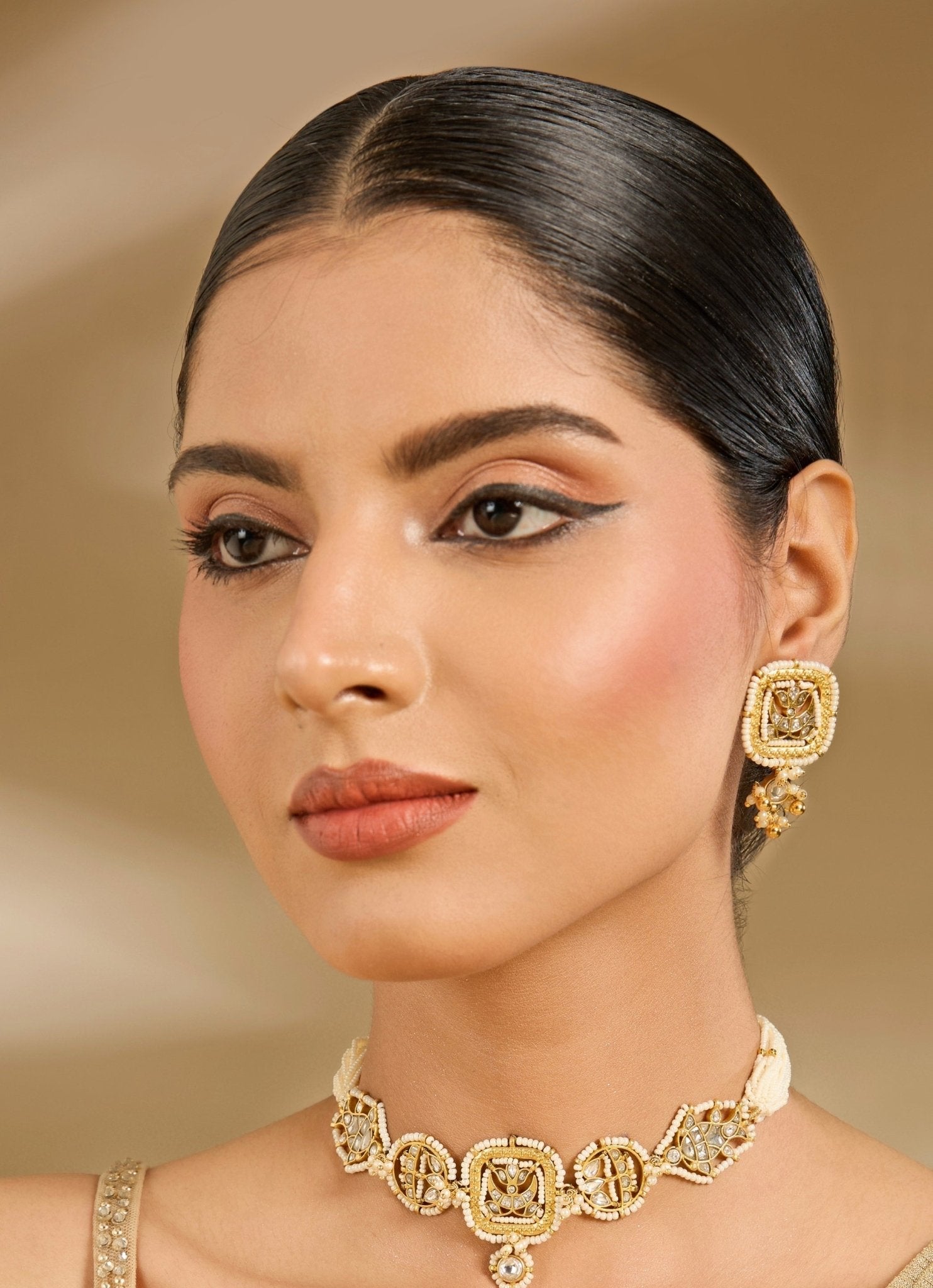 Vivinia by Vidhi Mehra Gold Tone Choker Necklace SetFabilicious Fashion