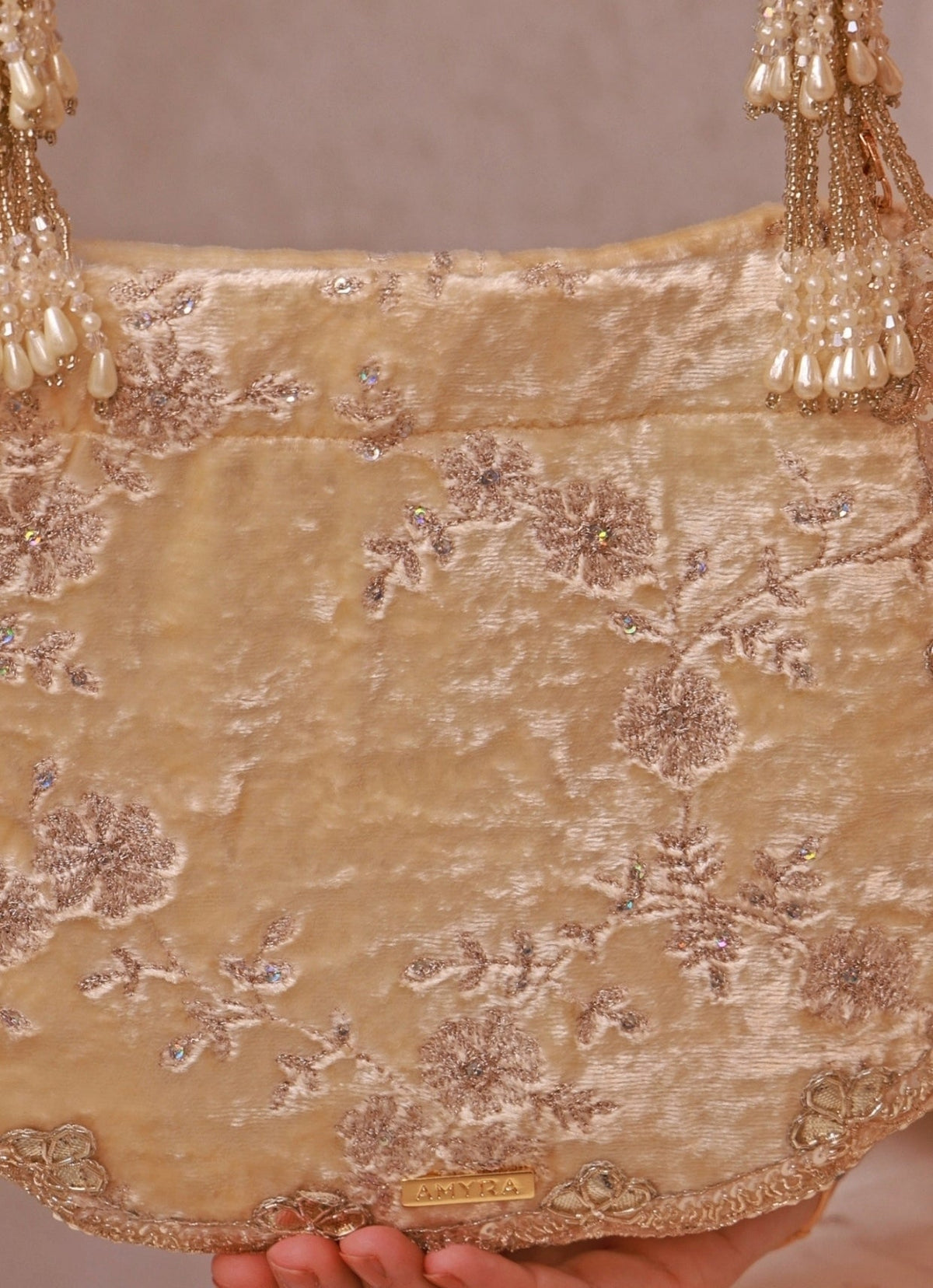 Amyra Ivory Velvet Scallop Embroidered PurseShop Jashn